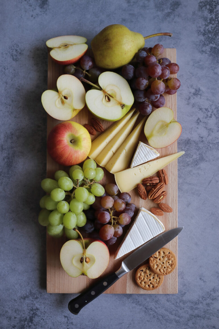 Easy & Popular Thanksgiving Snack Board Ideas Anyone Can Make