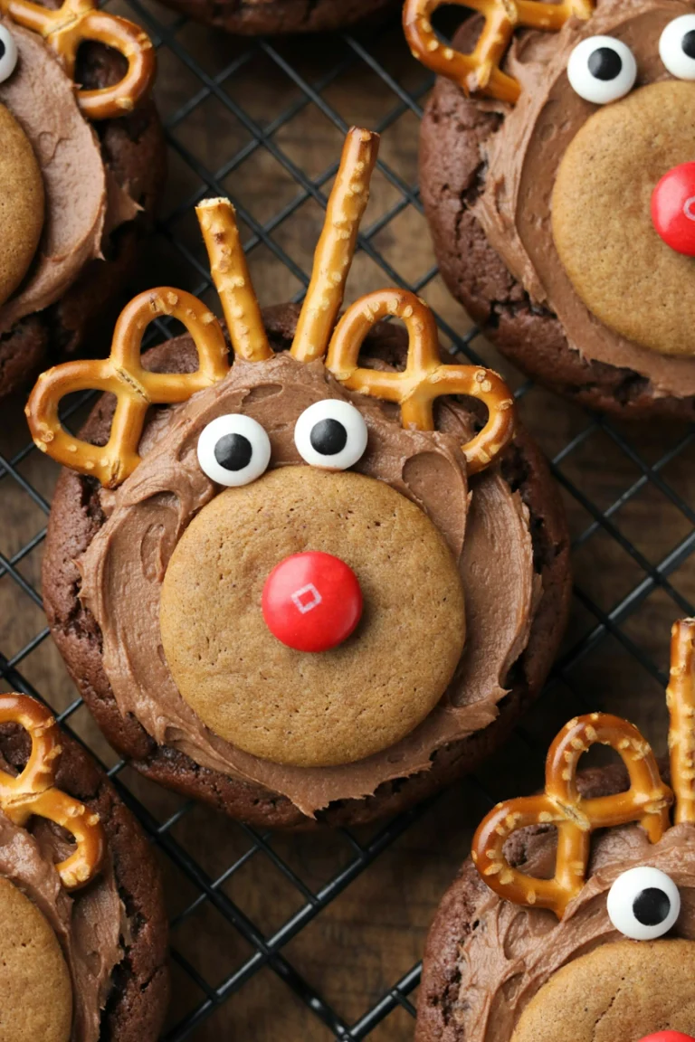25 Reindeer Themed Treat Ideas That Will Steal the Holiday Dessert Table